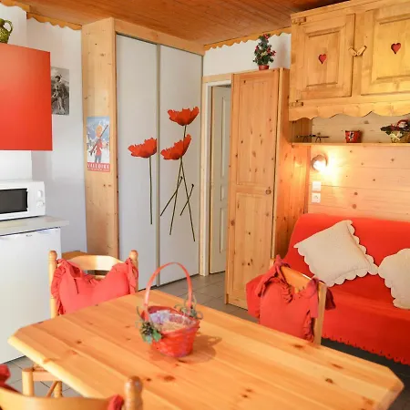 3 Pieces Pour 6 Personnes, Expose Sud, 4 Etoiles, Centre De Valloire. - Fr-1-263-404 Apartment