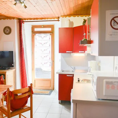 3 Pieces Pour 6 Personnes, Expose Sud, 4 Etoiles, Centre De Valloire. - Fr-1-263-404 Apartment
