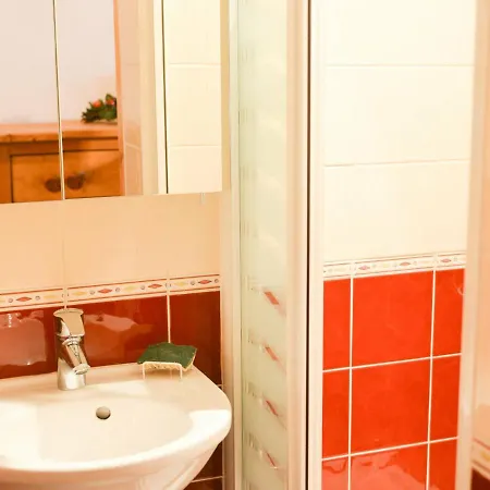 3 Pieces Pour 6 Personnes, Expose Sud, 4 Etoiles, Centre De Valloire. - Fr-1-263-404 *