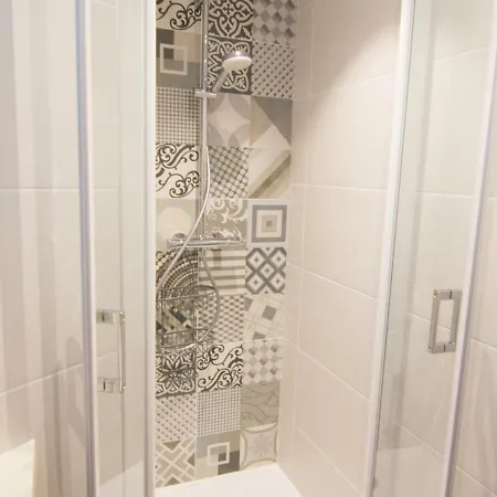 3 Pieces Pour 6 Personnes, Expose Sud, 4 Etoiles, Centre De Valloire. - Fr-1-263-404 Valloire